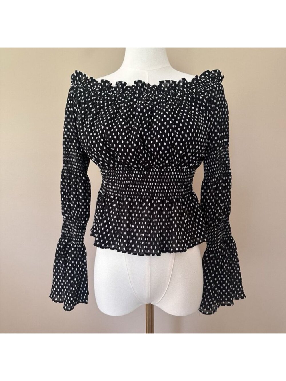 La Ven XS Peasant Top Black White Polka Dot Bell Sleeve Off-the-Shoulder Smocked - Picture 2 of 9